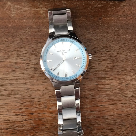 Kenneth Cole watch - Picture 2 of 4